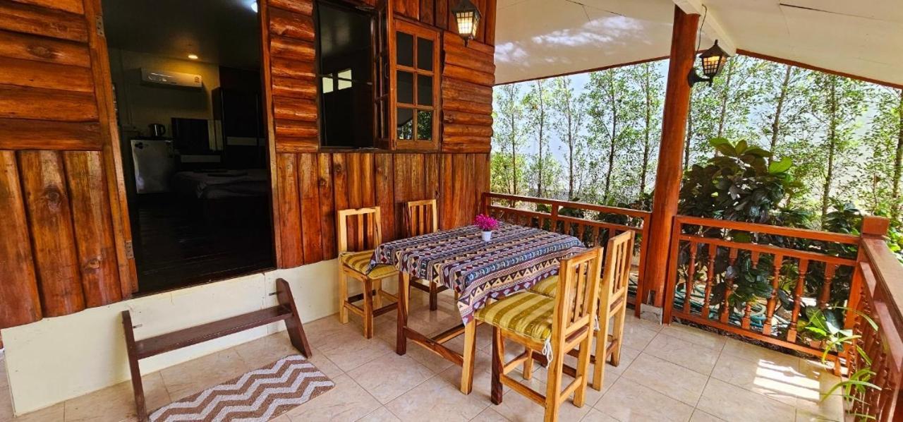 Homdoiintr Farmstay ฮ่อมดอยอินทร์ ฟาร์มสเตย์ Ban Huai Kaeo Exterior photo